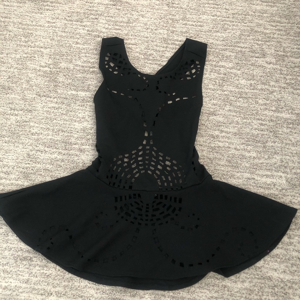 black peek hole top